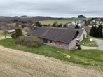 Außenansicht - landwirtschaftliches Anwesen mit Wohnhaus, ehemaligem Stall und Scheune