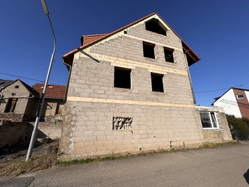 RESERVIERT – Rohbau mit Ausbaupotenzial und Stellplatz in ruhiger Lage, 56191 Weitersburg, Einfamilienhaus