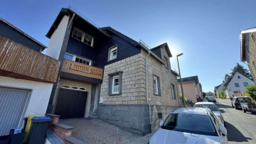 Kompaktes Einfamilienhaus mit Garage in zentraler Lage, 56746 Kempenich, Einfamilienhaus