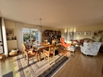 Wohn- / Esszimmer mit Terrasse - Attraktives Einfamilienhaus mit zwei Terrassen und Garage in ruhiger Wohnlage