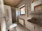 Gäste-WC mit Dusche im EG - solides Einfamilienhaus mit Carport und Garage in ruhiger Lage