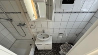 Gästebad mit Dusche und WC