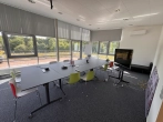 Besprechungsraum mit Dachterrasse - Repräsentatives, großzügiges Bürogebäude auf ansprechendem Grundstück in verkehrsgünstiger Lage