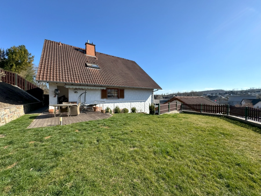 Garten mit Terrasse