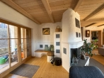 Wohnzimmer - Wohlfühl-Zuhause im Landhausstil – familienfreundliches Traumhaus mit Garten, Sauna & Kamin