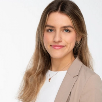 Luisa Garbe, Monika Bay GmbH