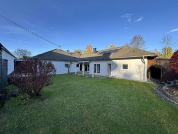 großzügiger Bungalow mit Doppelgarage in ruhiger Lage, 56269 Dierdorf, Bungalow