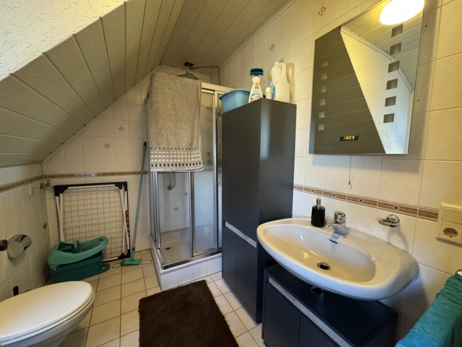 Badezimmer DG rechts