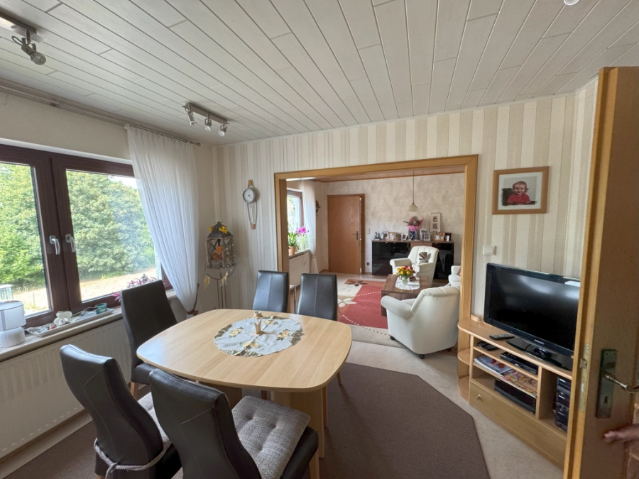 Wohn-/Esszimmer EG links