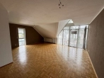 Wohnen/Essen - 3,5 Zimmer Dachgeschosswohnung mit Balkon und Stellplatz