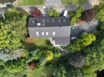 Luftbild - großzügiges Zweifamilienhaus mit möglicher Einliegerwohnung in bevorzugter Wohnlage