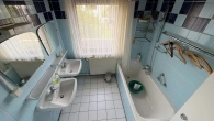 Bad mit Wanne und WC