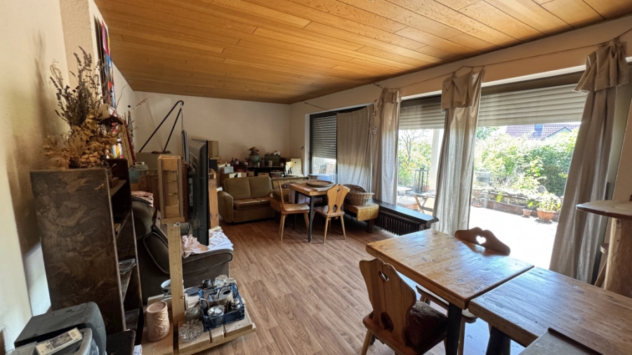 Wohn-/Esszimmer mit Terrasse EG rechts