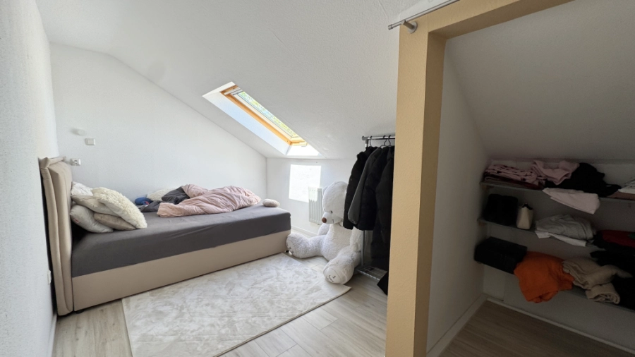 Schlafzimmer DG rechts
