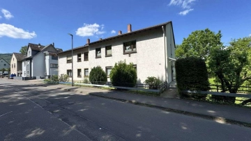 gepflegte 3-Zimmer Eigentumswohnung im Zweifamilienhaus mit Balkon und eigenem Gartenbereich, 56112 Lahnstein, Etagenwohnung
