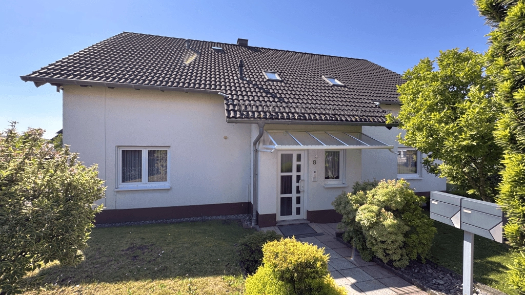 Großzügige Wohnung mit Garten